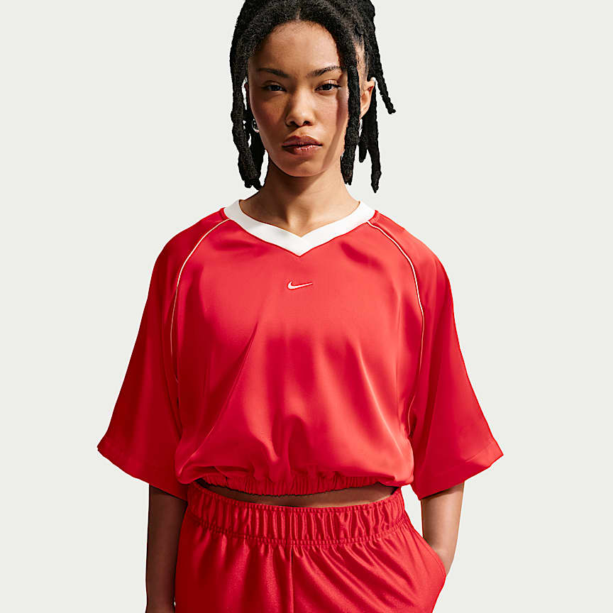 Nike Sportswear T-Shirt. Nike.com
